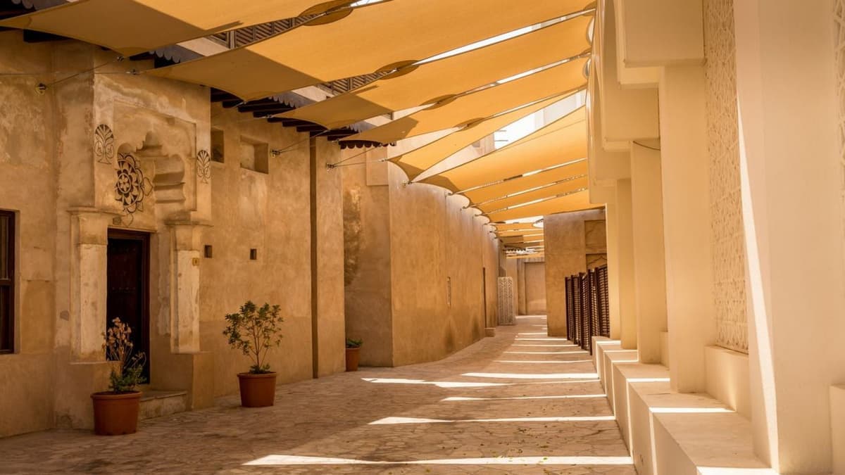 Discover Cool Secrets of Dubai's Past: A Fun Historic Trip!