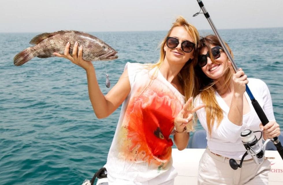 Exclusive 4-Hour Luxury Yacht Fishing Experience for Up to 10 Guests