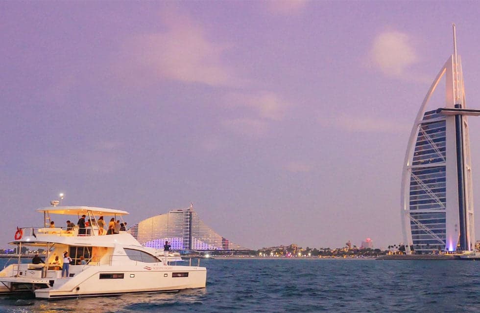2-Hour Luxury Yacht Experience with Meals, Drinks & Burj Al Arab Views