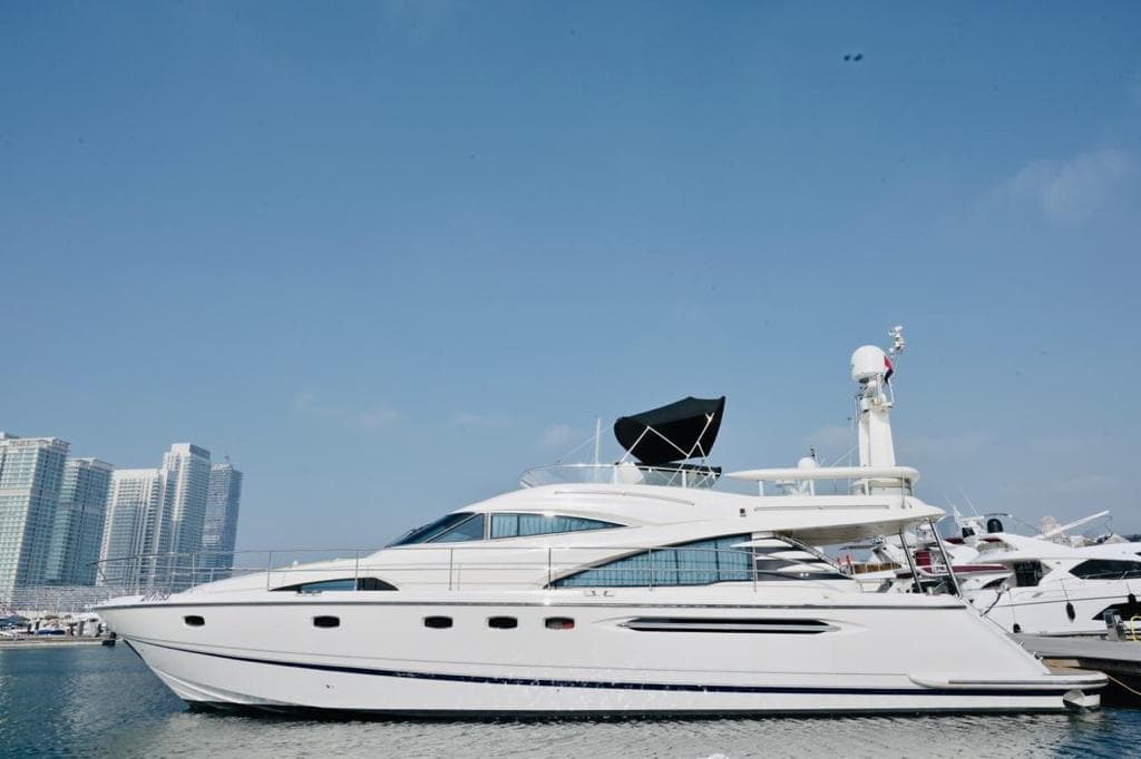 One Hour 63-Ft Yacht Rental Royal Vincy for up to 25 People